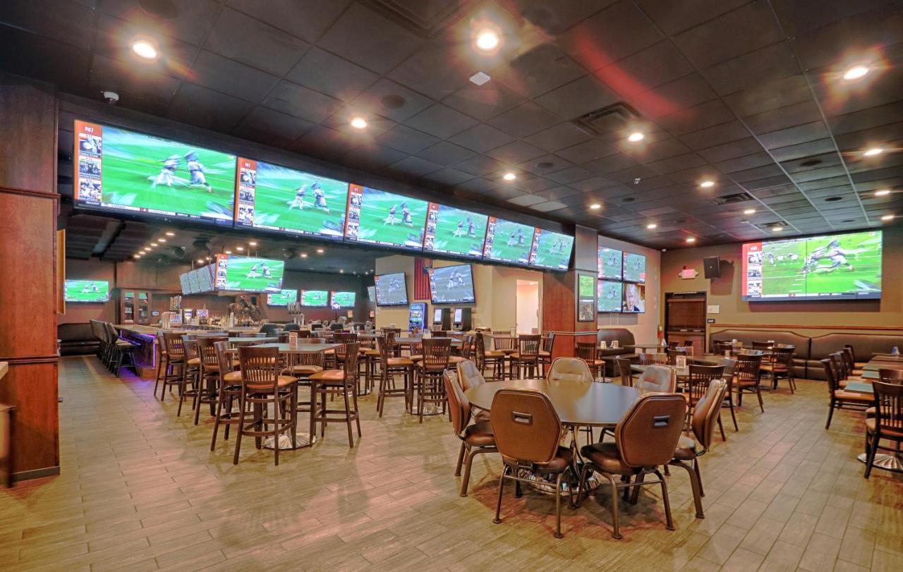 Econo Lodge Lake Elsinore Casino Bagian luar foto