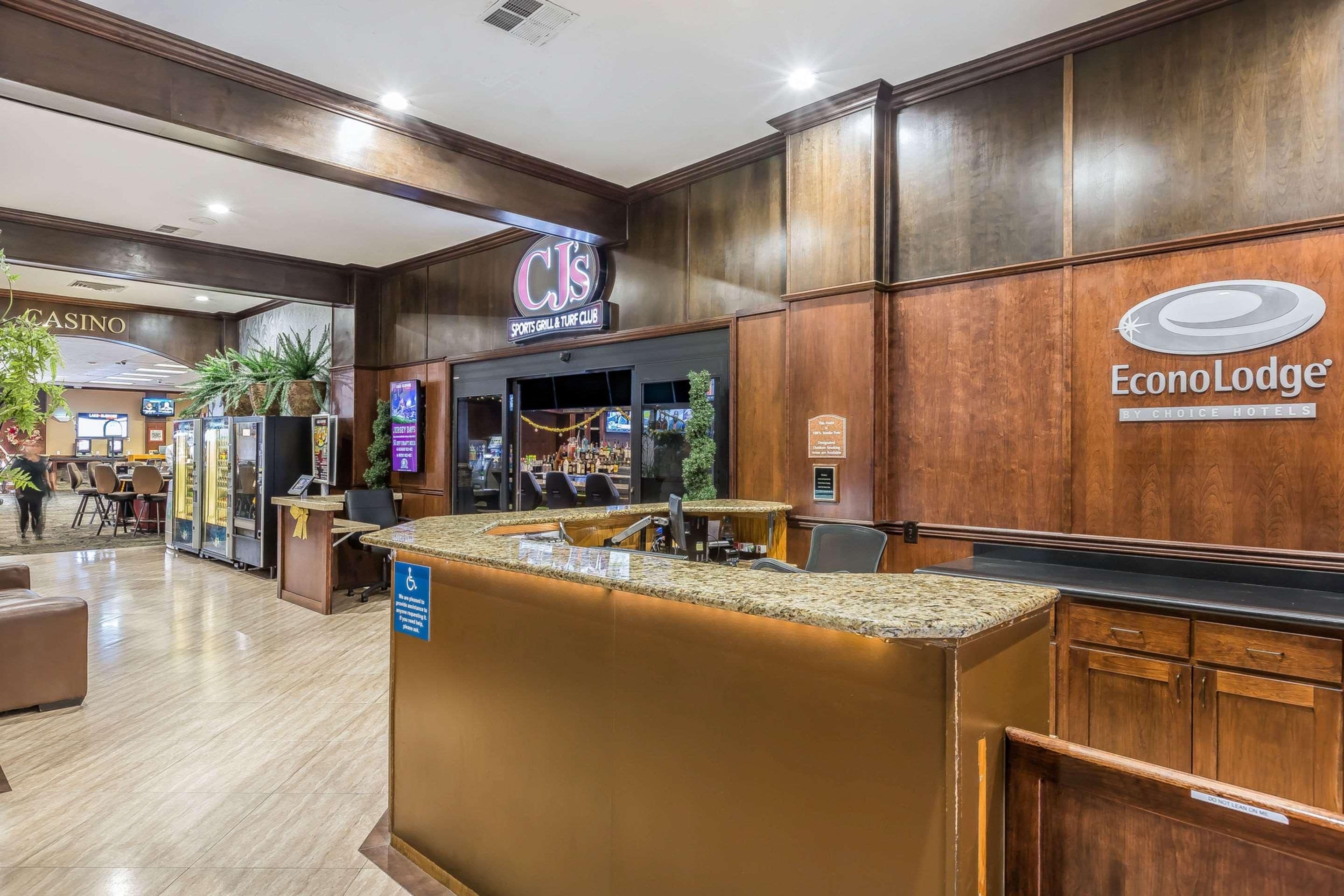 Econo Lodge Lake Elsinore Casino Bagian luar foto