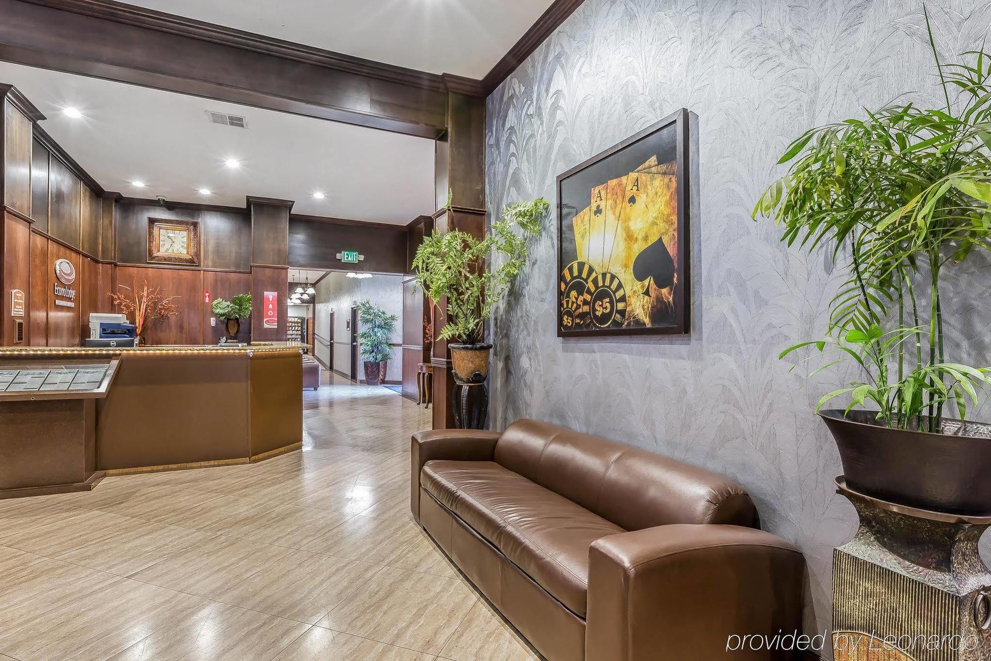 Econo Lodge Lake Elsinore Casino Bagian luar foto