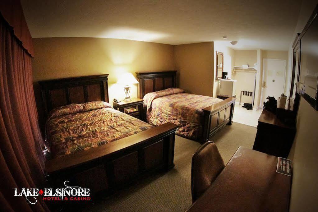 Econo Lodge Lake Elsinore Casino Bagian luar foto