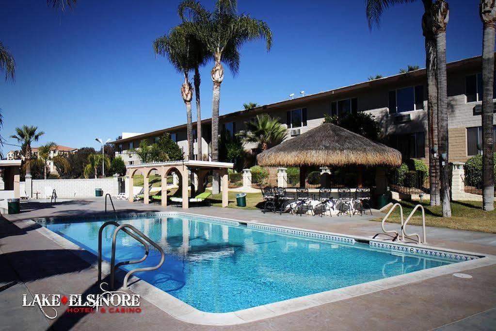 Econo Lodge Lake Elsinore Casino Bagian luar foto