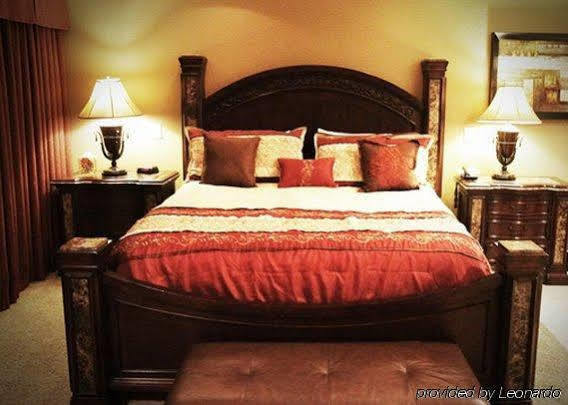 Econo Lodge Lake Elsinore Casino Bagian luar foto